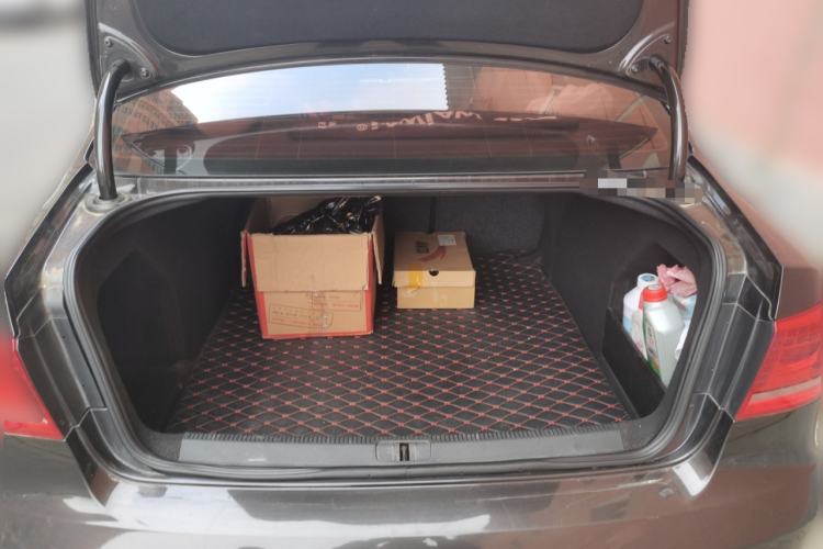 Used Volkswagen Magotan 2013 1.8TSI Luxury Model Trunk