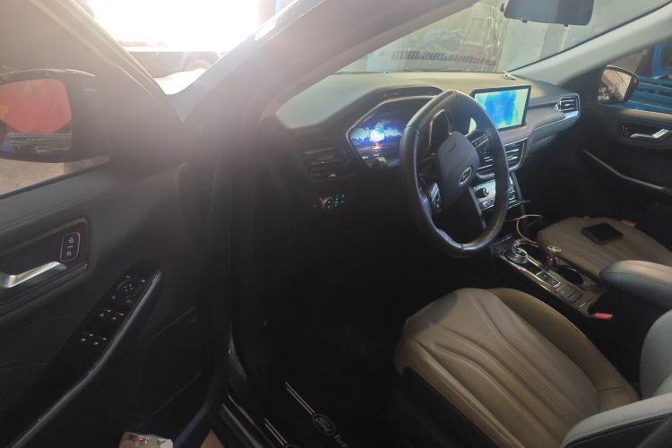 Used Ford Escape 2020 EcoBoost 245 Four-Wheel Drive Luxury Edition
