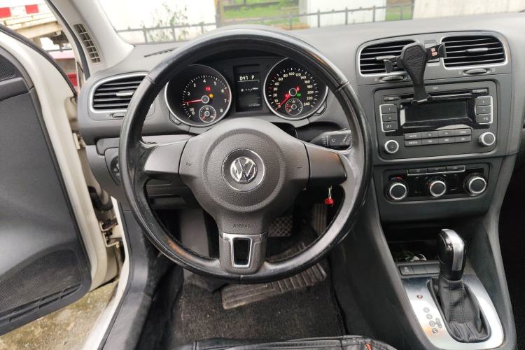 Used Volkswagen Golf 2012 1.6L Automatic Comfort Model Steering Wheel