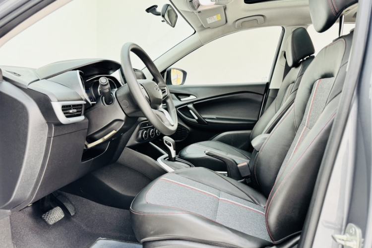 Used Chevrolet Trax 2019 Redline 325T Automatic Fun Edition China VI Standard Interior 4