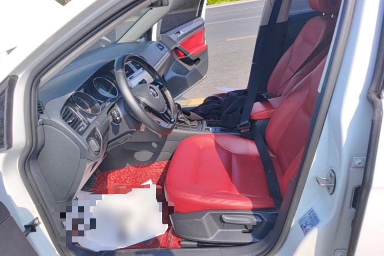 Used Volkswagen Golf 2017 1.6L Automatic Comfort Million-Vehicle Anniversary Edition
