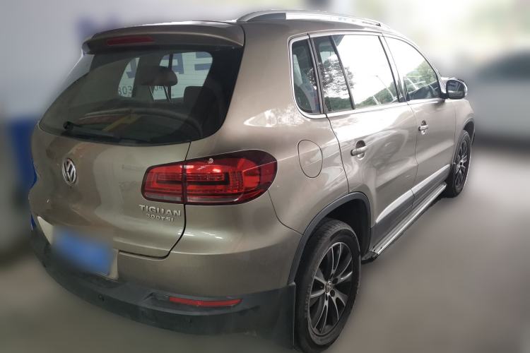 Used Volkswagen Tiguan 2015 1.8TSI Automatic Two-Wheel Drive Luxury Model Rear Right 45 Deg