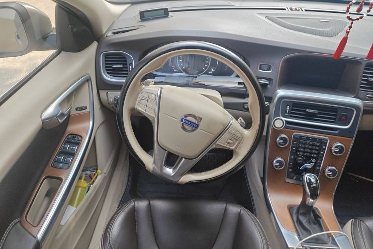 Used Volvo S60 2016 S60L T5 Smart Upgrade Edition
