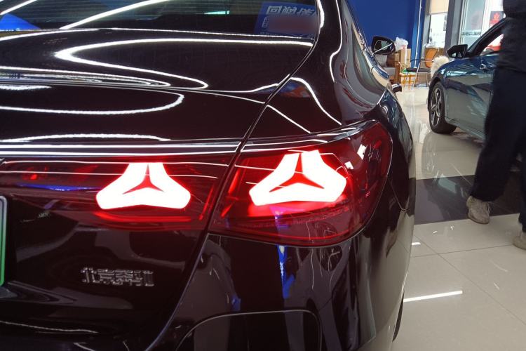 Used Mercedes-Benz E-Class New Energy 2024 E 350 e L Plug-in Hybrid Sedan Right Rear Taillight