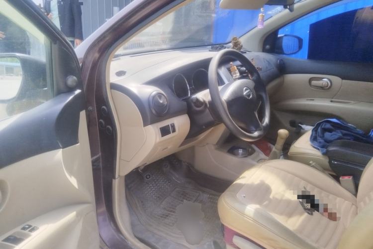 Used Nissan Livina 2013 1.6XE Manual Comfort Edition Driver Seat