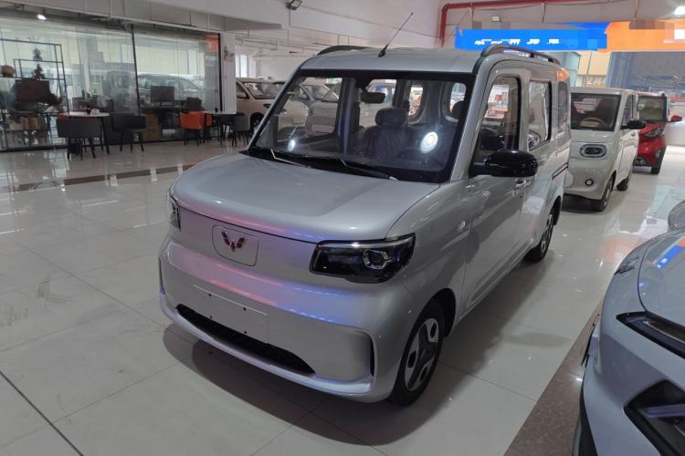 Used Wuling Zhiguang New Energy 2025 Model 305km Ambitious Edition