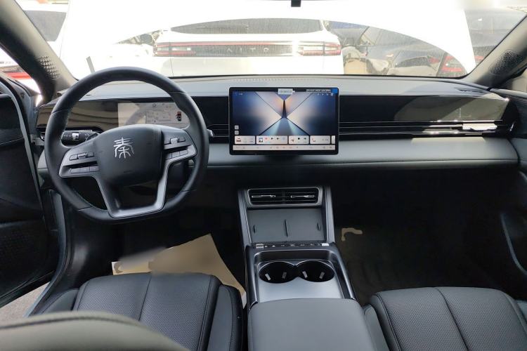 Used BYD Qin L 2025 EV 470KM Leading Edition Center Console