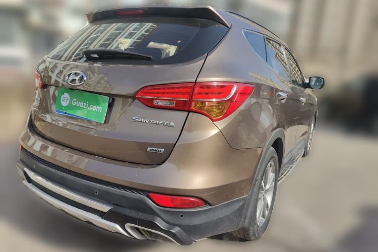 Used Hyundai Santa Fe 2013 Revised Version 2.4L Automatic All-Wheel Drive Luxury Trim