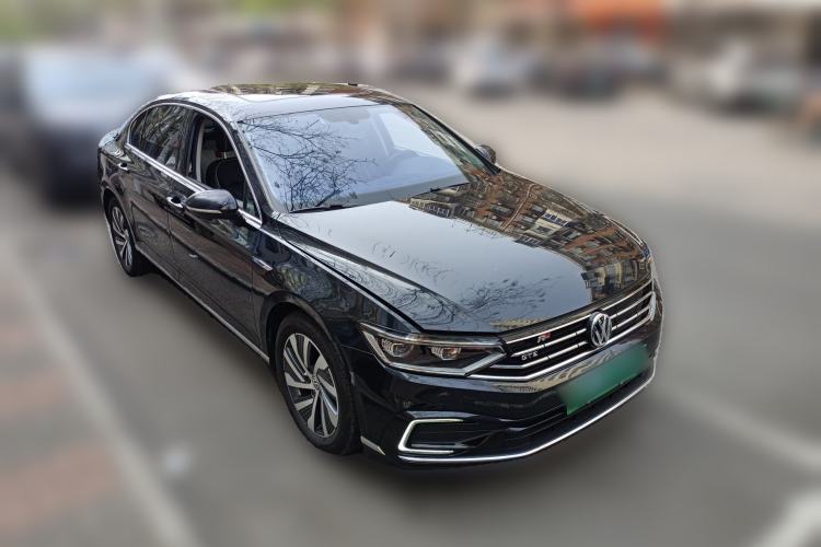 Used Volkswagen Magotan GTE Plug-in Hybrid 2020 GTE Luxury Model Front Right 45 Deg