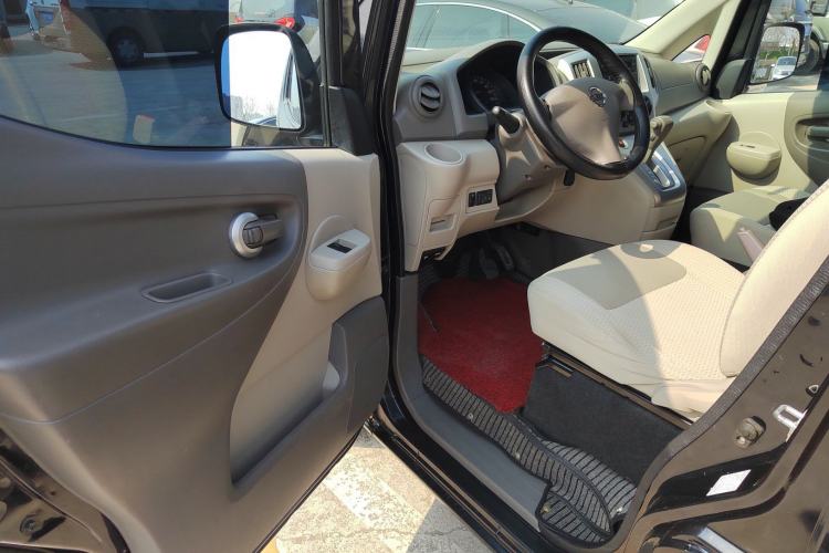 Used Nissan NV200 2016 Revised Version 1.6L CVT Luxury Edition
