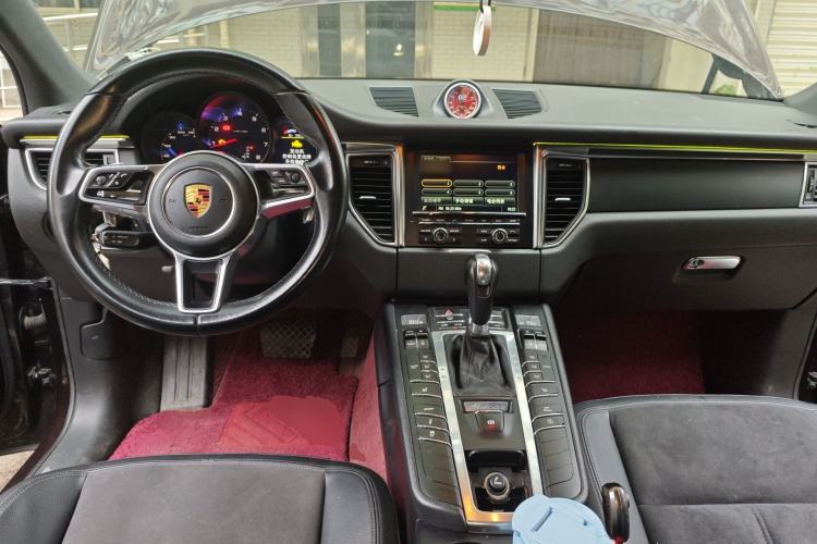 Used Porsche Macan 2016 Macan 2.0T Center Console