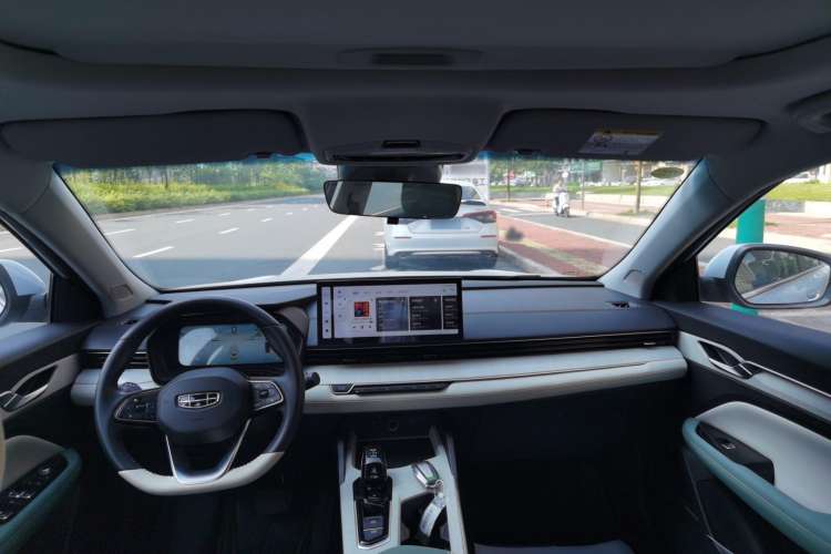 Used Geely Auto Emgrand L HiP 2022 1.5TD-DHT Pro 100KM Super Rui
