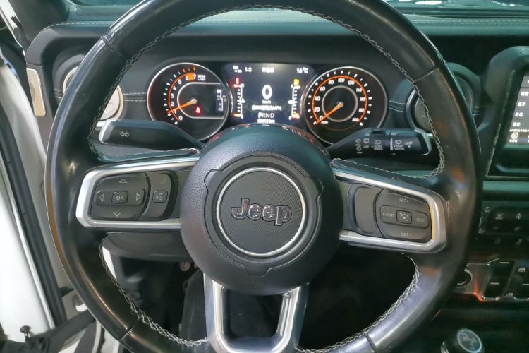 Used Jeep Wrangler 2019 2.0T Sahara Four-Door Version China VI Emission Standard Steering Wheel