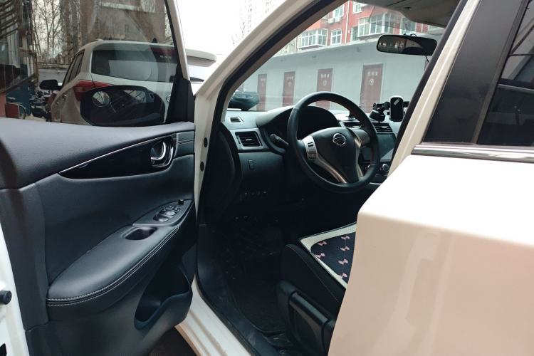 Used Nissan Tiida 2024 1.6L CVT Cool Dynamic Edition
