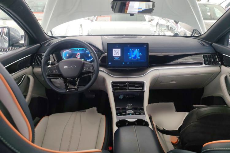 Used BYD Song PLUS New Energy 2024 Honor Edition EV 520km Luxury Model Center Console