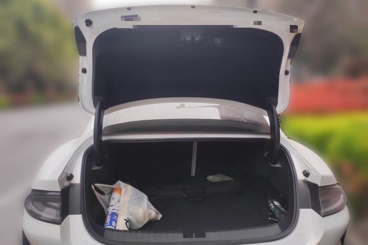 Used Xiaomi Auto SU7 2024 Four-Wheel Drive Ultra-Long Range Advanced Intelligent Driving Max Edition
