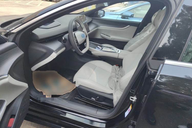 Used CHANGAN NEVO A07 2025 Blue Whale Range-Extending Model 140 Elite Version
