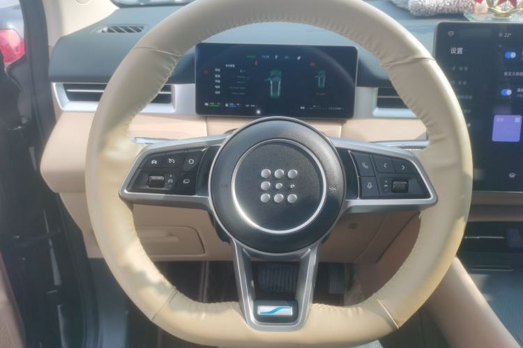 Used Landian E5 PLUS 2025 165 km Long-Range Pro Version with 5 Seats