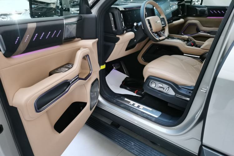 Used Formula Leopard 8 2025 Smart & Brave Flagship Edition 7 Seats