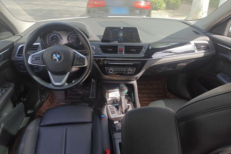 Used BMW 1 Series 2018 118i Sport Edition Center Console