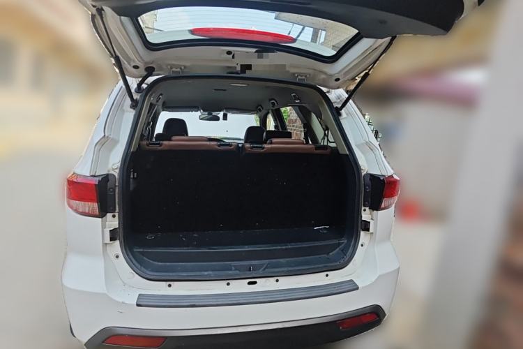 Used Foday Landfort 2017 1.9T Diesel Manual Two-Wheel Drive Luxury Edition 7 Seats