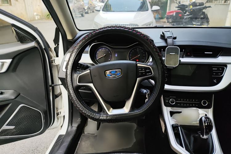 Used Geely Auto Vision 2019 Upgraded Model 1.5L Manual Luxury Version China VI Standard