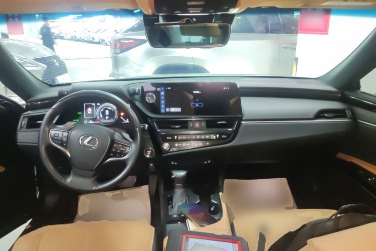 Used Lexus ES 2022 300h Excellence Edition