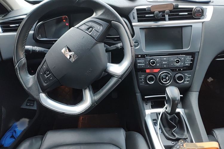 Used DS 6 2014 1.6T Luxury Edition THP160
