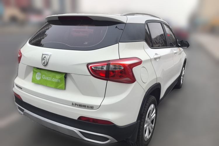 Used Baojun 510 2017 1.5L manual Comfort trim
