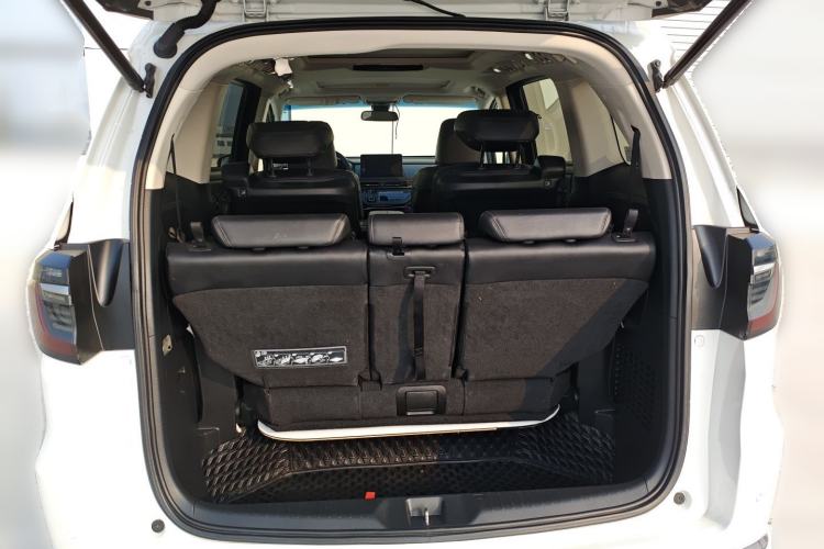 Used Honda Elysion 2022 2.0L eHEV Luxury Edition Trunk