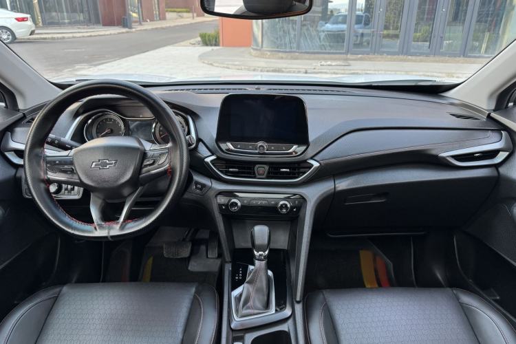 Used Chevrolet Orlando 2018 Redline 530T Automatic Zhaoxiang Edition (5+2 Seating) – China V Standard Interior 3