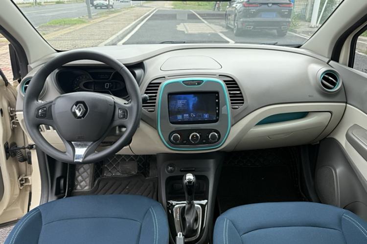 Used Renault Captur 2015 1.2T Automatic Standard Edition
