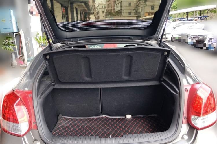 Used Hyundai Veloster 2015 1.6T Automatic Luxury Edition Trunk