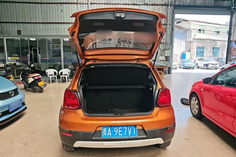 Used Volkswagen Polo 2014 1.6L Cross Polo Automatic Trunk