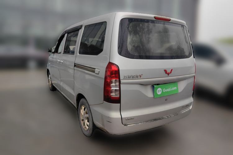 Used Wuling Hongguang V 2019 1.5L Enjoyment Version China VI LAR