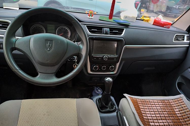 Used Jinbei T3 2022 1.5L China VI Dual-Cab Deluxe Version SWC15M Center Console