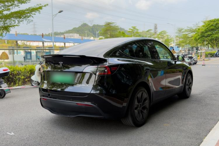 Used Tesla Model Y 2023 Rear-Wheel-Drive Version
