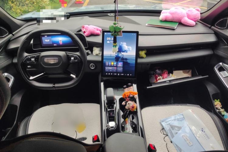 Used Geely Auto Emgrand X7 Sport 2023 Boyue COOL 1.5TD Smart Model Center Console