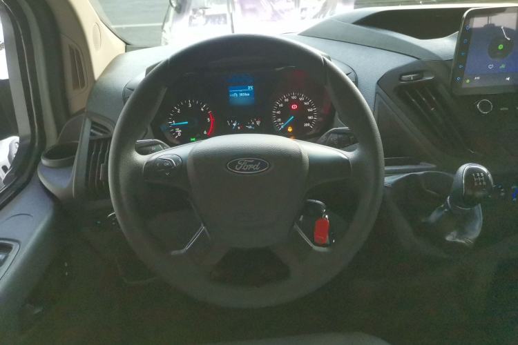 Used Ford Transit 2019 2.0T Diesel Multi-Purpose Commercial Vehicle Short Wheelbase Low Roof 6-Seater China VI Standard