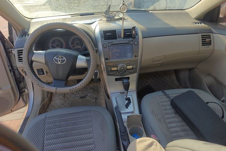 Used Toyota Corolla 2012 Luxurious Edition 1.8L CVT GL-i
