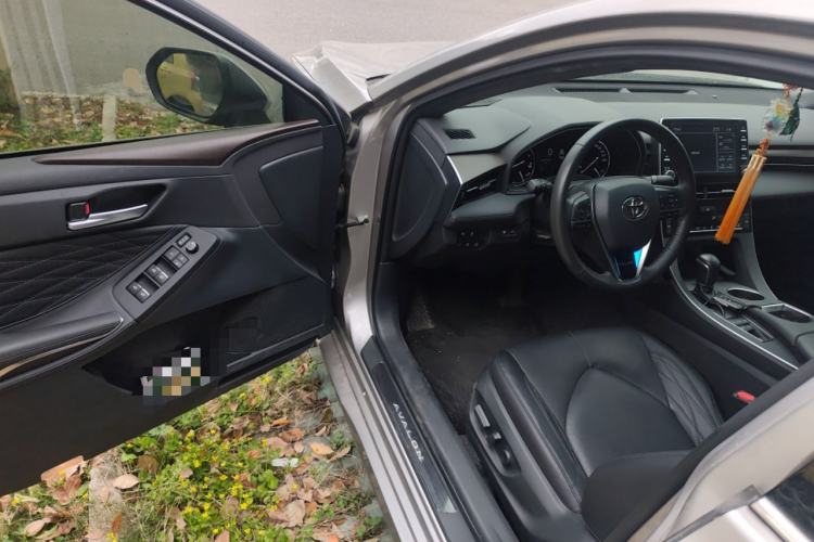 Used Toyota Avalon 2019 2.5L Touring Premium Version China VI Standard Driver Seat