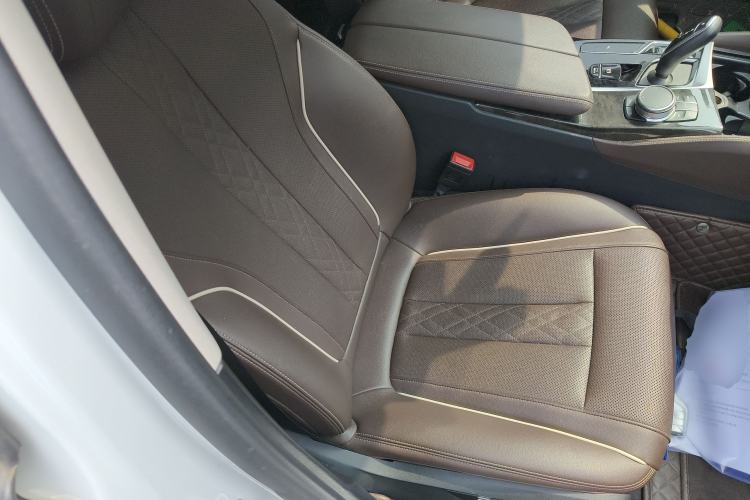 Used BMW 5 Series 2022 Second Facelift 525Li Luxury Package Right Front Seat