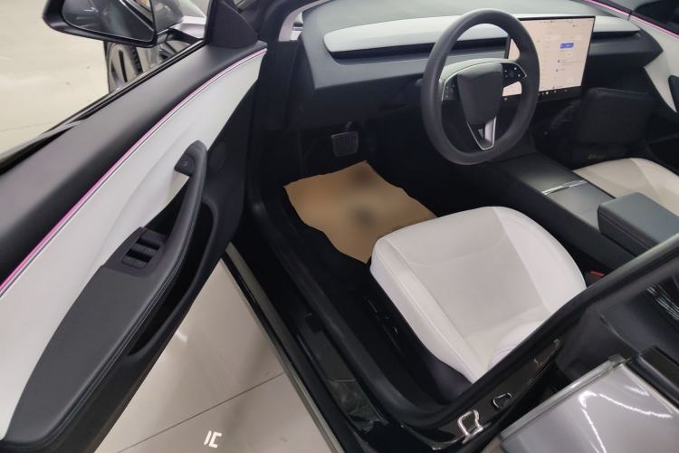 Used Tesla Model 3 2023 Long-Range All-Wheel-Drive Version
