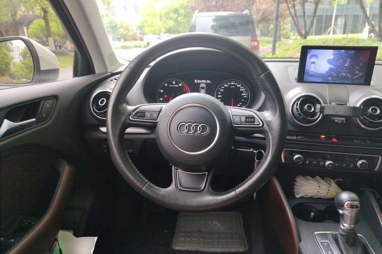 Used Audi A3 2014 Limousine 35 TFSI Automatic Comfort Model Steering Wheel