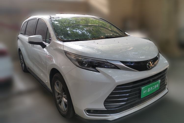 Used Toyota SIENNA 2024 2.5L Hybrid Four-Wheel Drive Prestige Edition Front Right 45 Deg