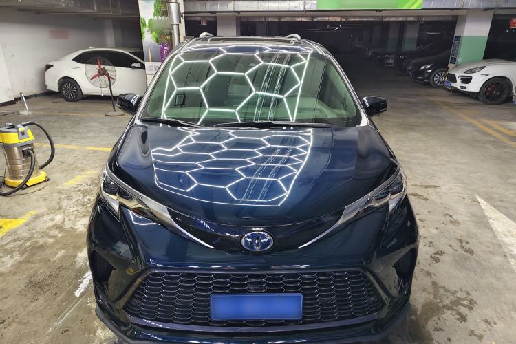 Used Toyota Granvia 2022 2.5L Hybrid Flagship Edition
