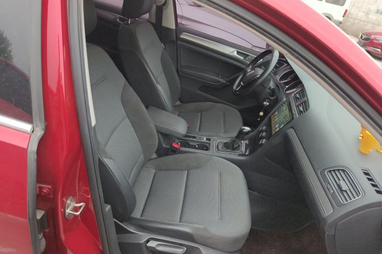 Used Volkswagen Golf 2018 230TSI Automatic Comfort Model
