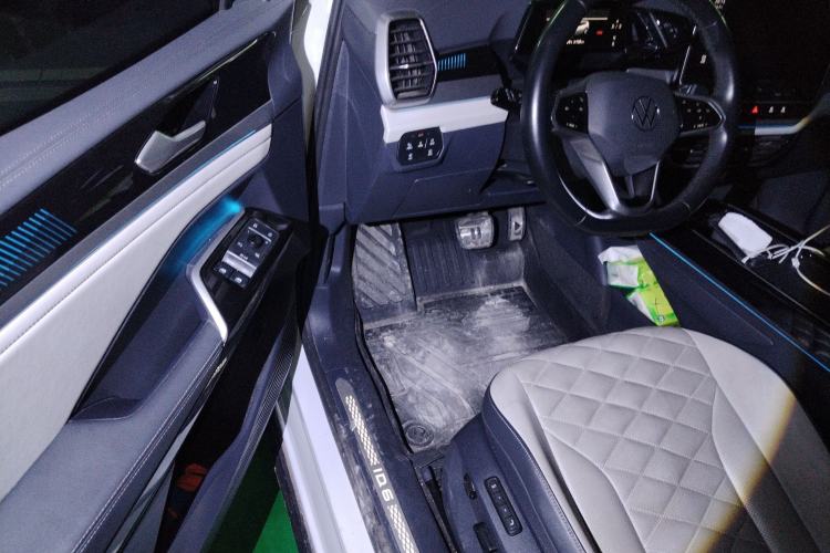 Used Volkswagen ID.6 CROZZ 2021 Long-Range PRO Edition
