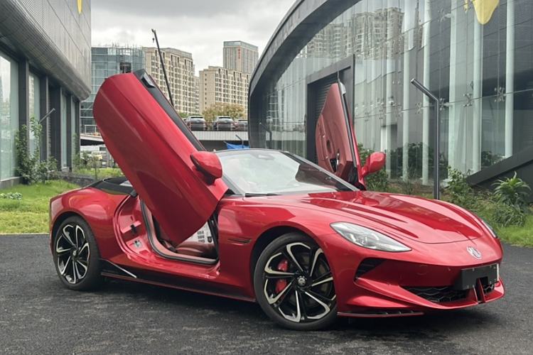 Used MG Cyberster 2024 520 km Legendary All-Wheel-Drive Version
