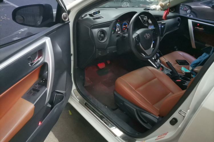 Used Toyota Levin 2017 Revised Dual-Engine 1.8H GS E-CVT Elite Sunroof Version China V Standard Driver Seat